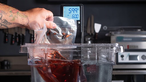 Laboratorio Pre-Batch e Sottovuoto per Cocktail Delivery
