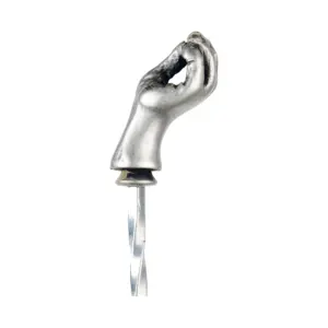 Bar spoon mano: la mano a cinque dita fusa in cima al gambo