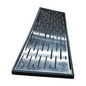 Bar mat acciaio The Bars 60x20 cm con griglia in acciaio inox e base in gomma nera